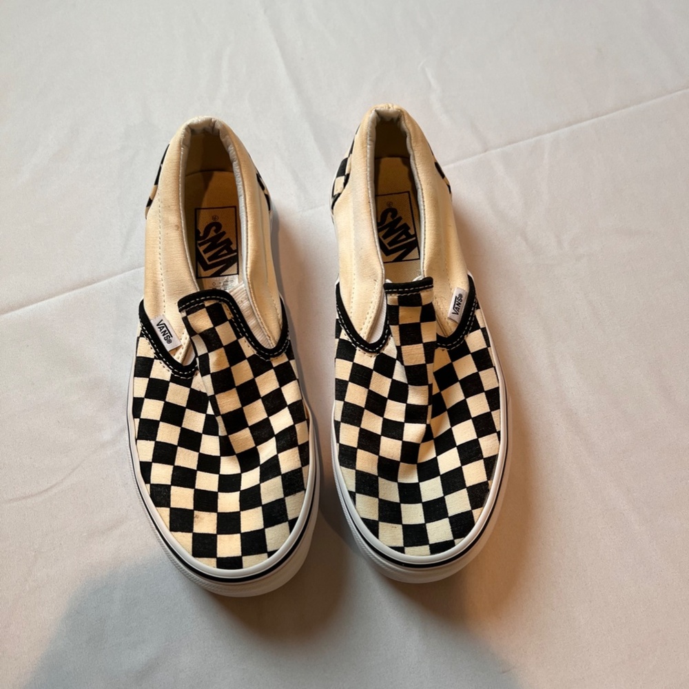 Black & white vans, women's size 8, men's 6.5